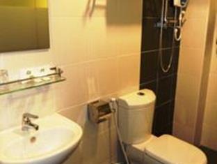 8 Days Boutique Hotel @ Mount Austin Jb Johor Bahru Esterno foto